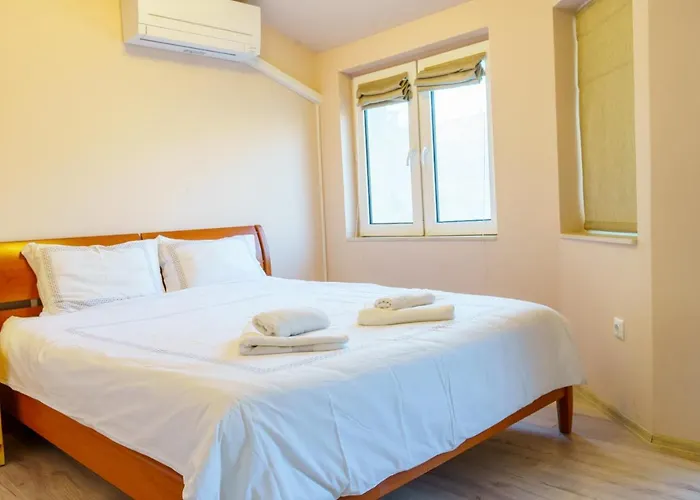 Centrally Located Apartment In Varna