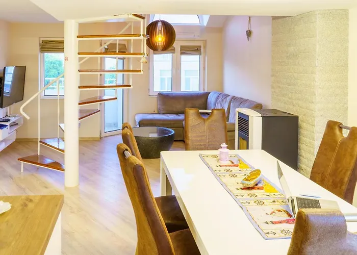 Centrally Located Apartment In Varna