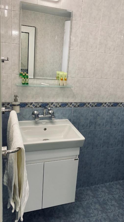 Apartament Centrally Located In
