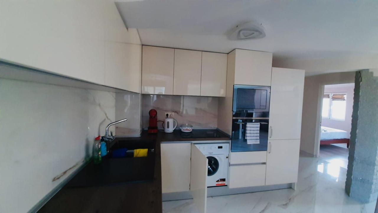 Centrally Located In Apartament Varna