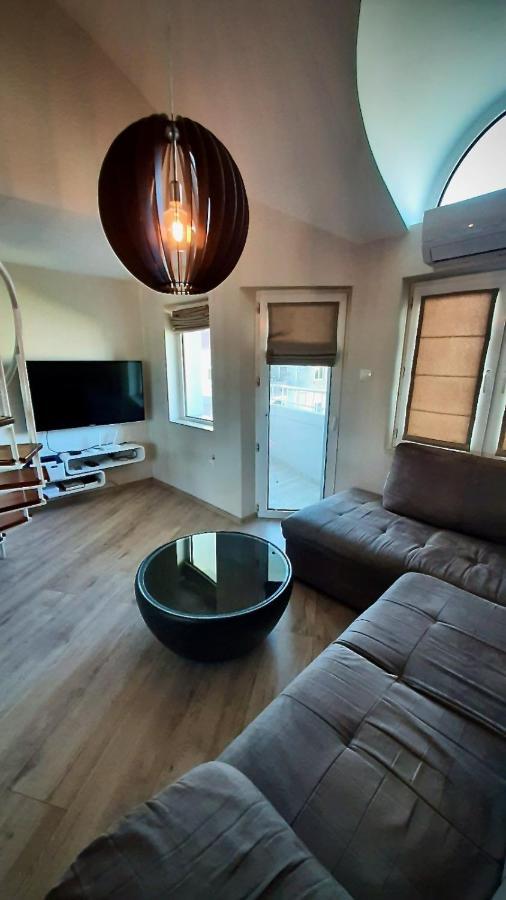 Apartament Centrally Located In Varna